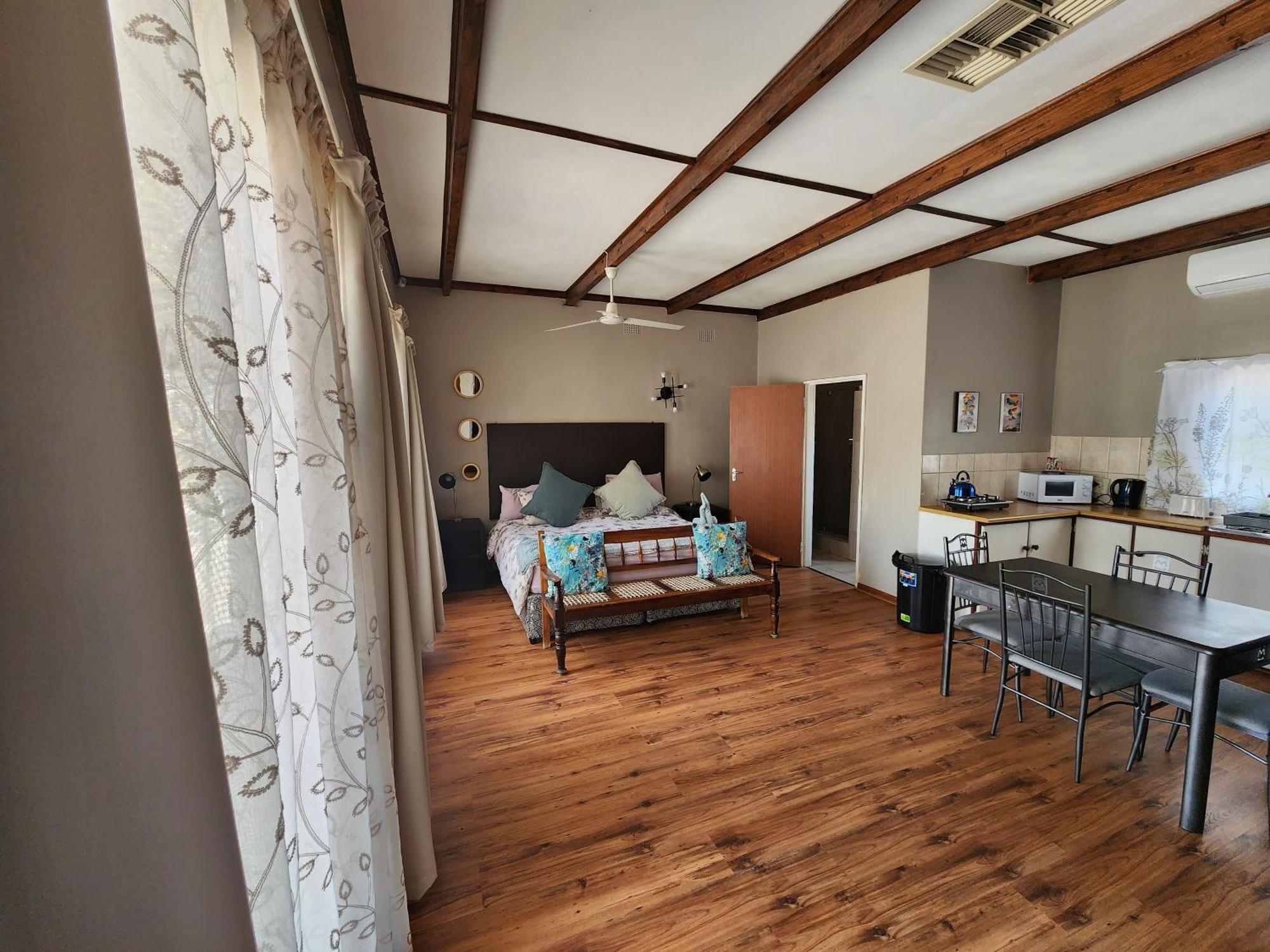 Midway Overnight Rooms Kimberley Eksteriør bilde