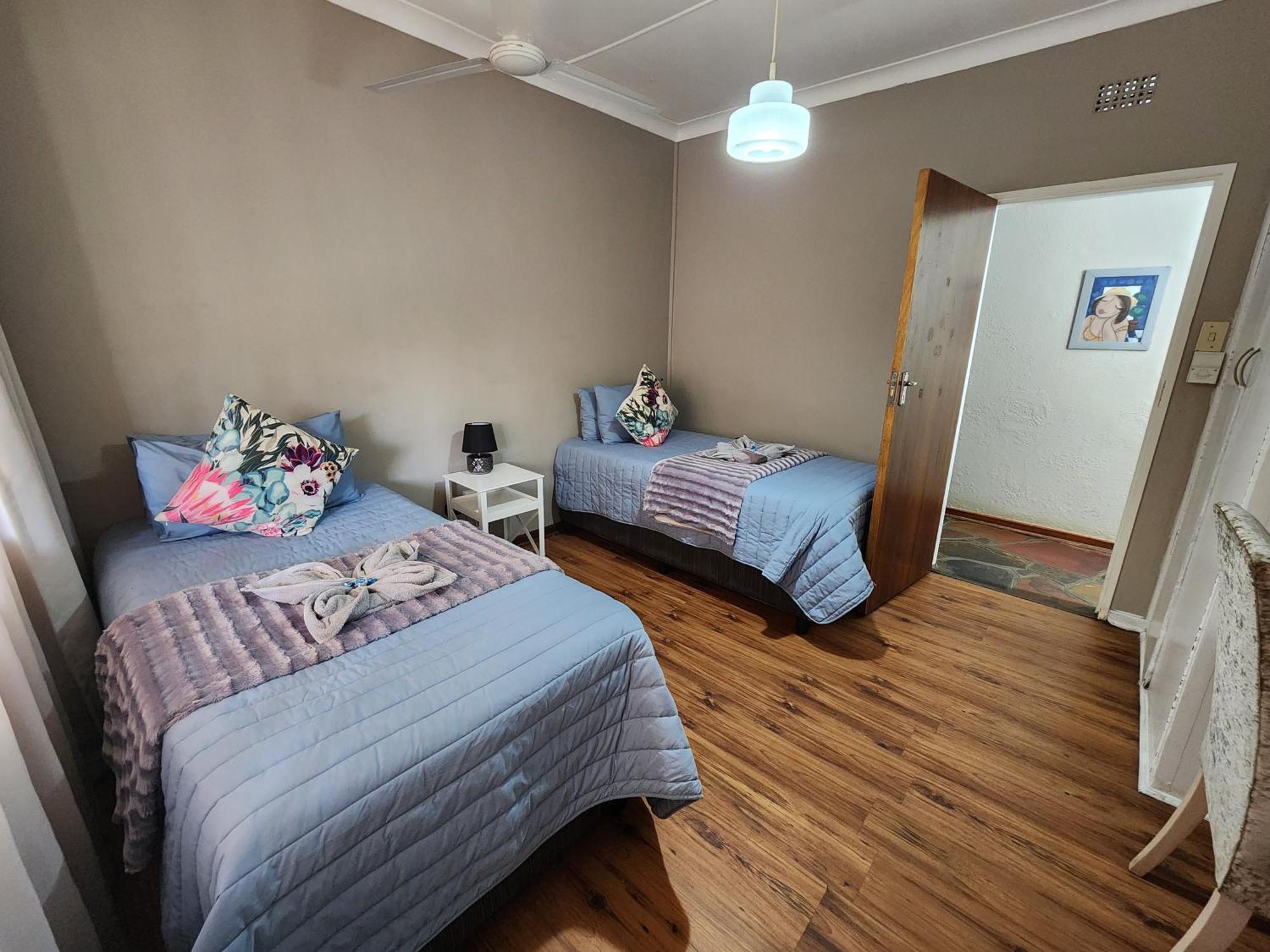 Midway Overnight Rooms Kimberley Eksteriør bilde