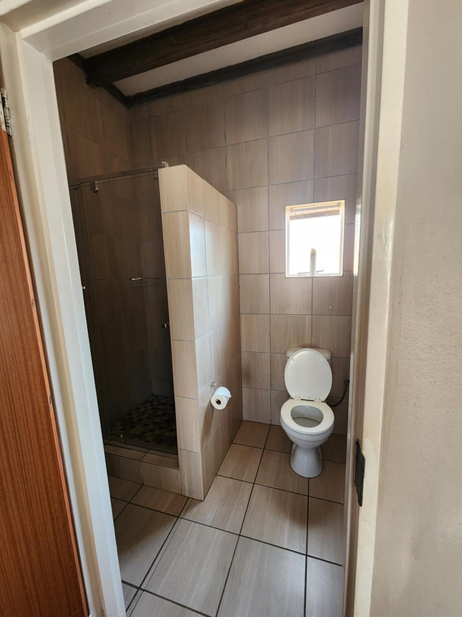 Midway Overnight Rooms Kimberley Rom bilde