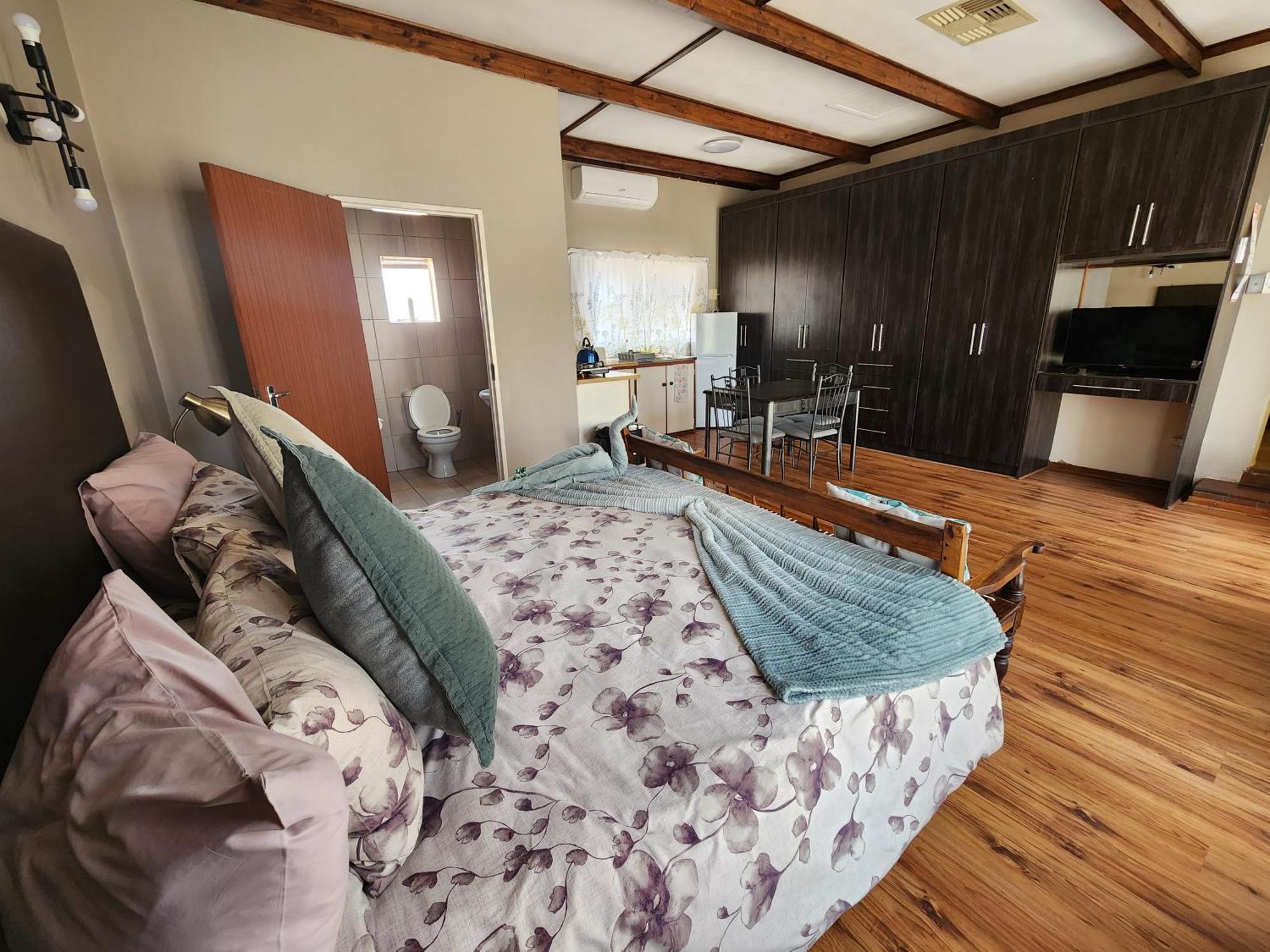 Midway Overnight Rooms Kimberley Rom bilde